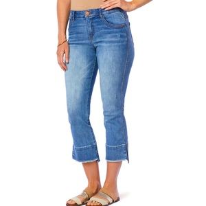 Democracy "Ab"solution® Kick Flare Crop Jean